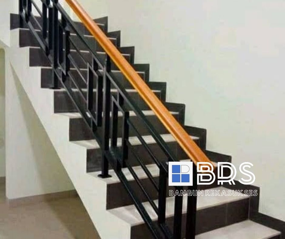 Inspirasi Tangga Besi
