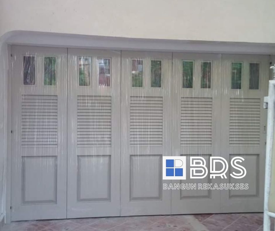 Pintu Garasi