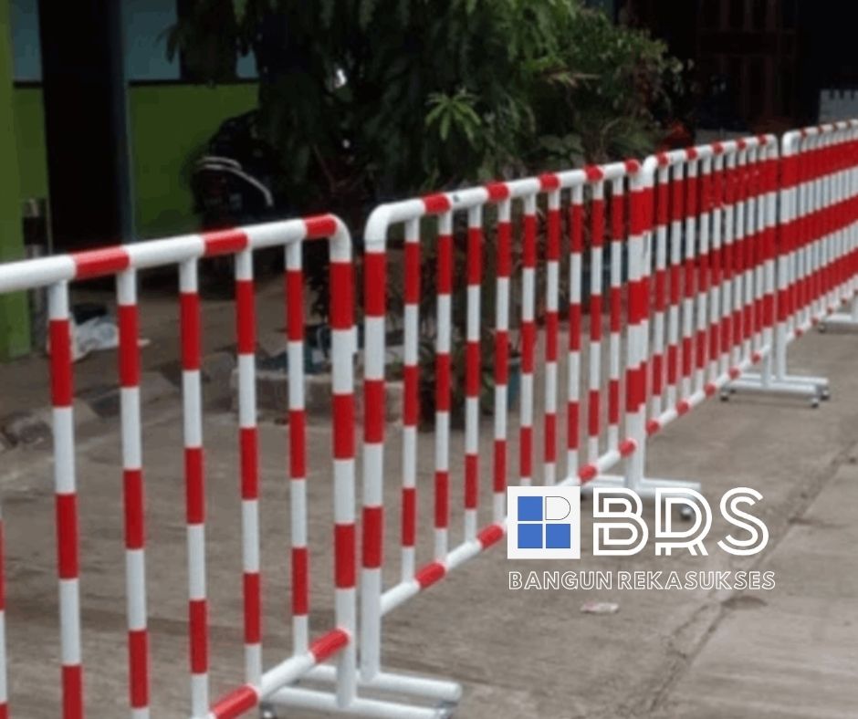 Pembatas Jalan