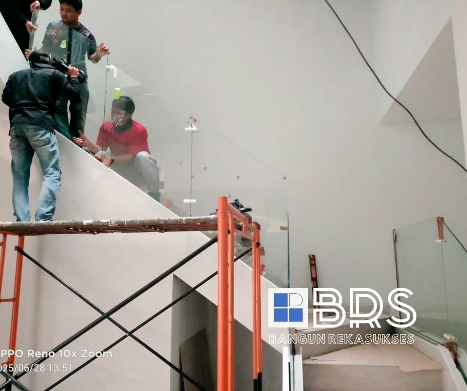 Aplikator Railing Tangga Murah